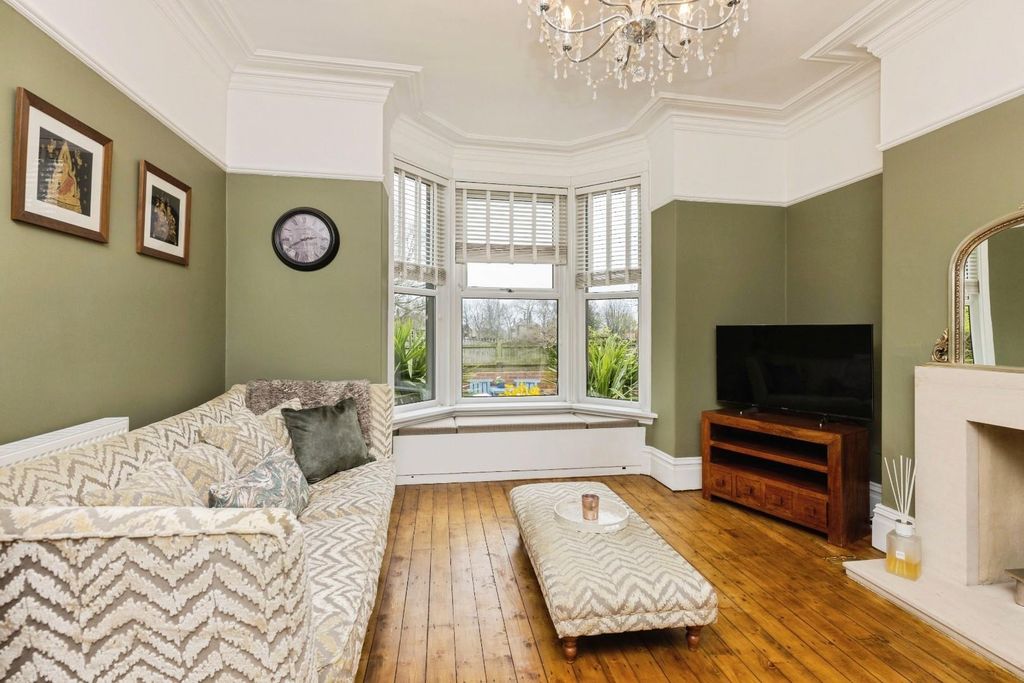 Property photo 2 of 29 Living Room