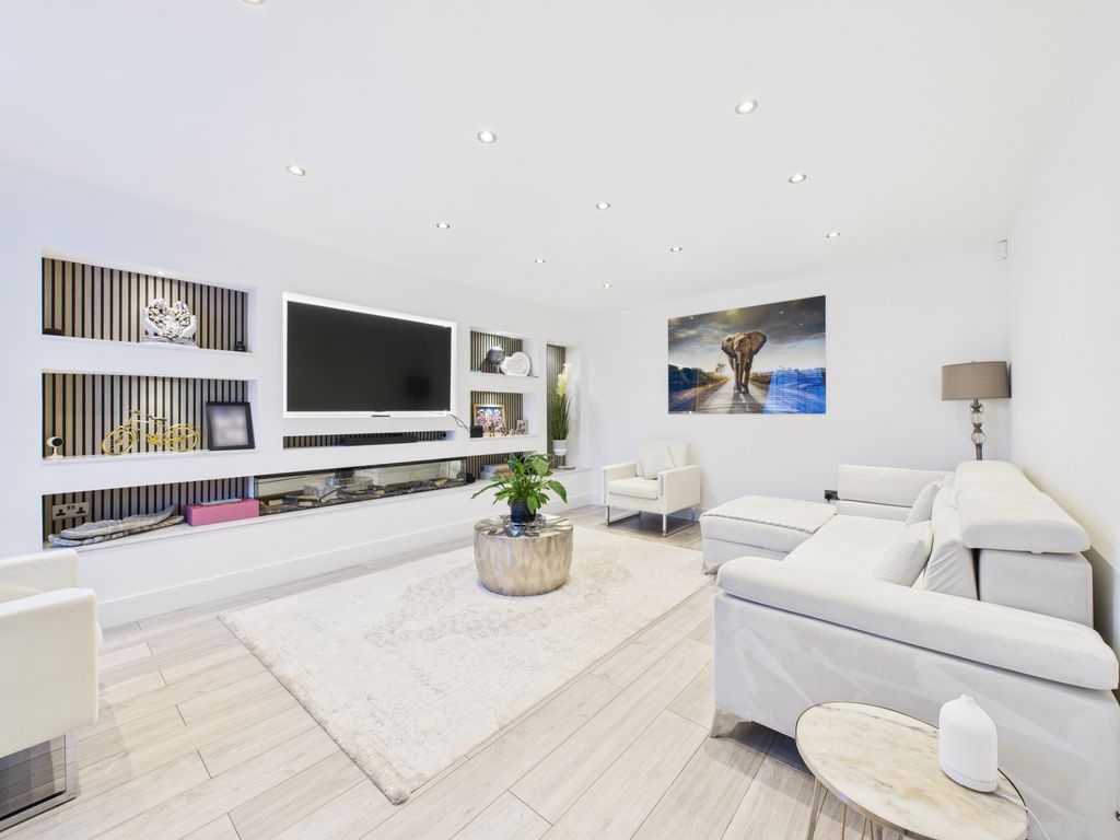 Property photo 3 of 31 Lumbertubs Lane