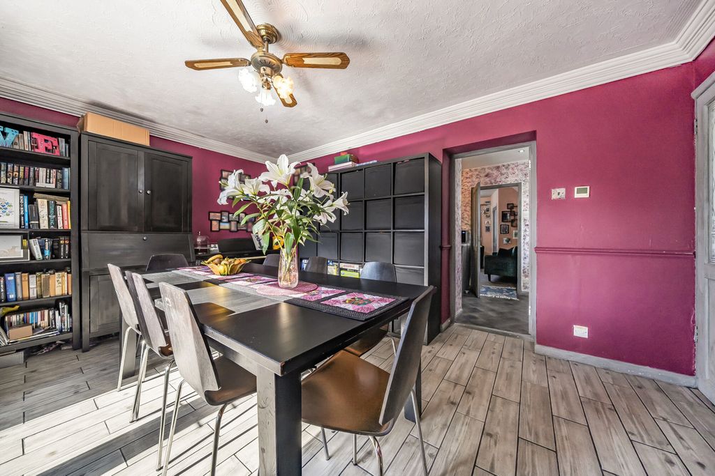 Property photo 3 of 19 Dining