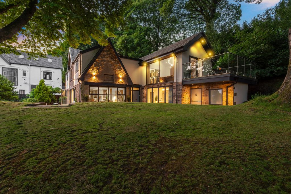 Property photo 1 of 52 3684950