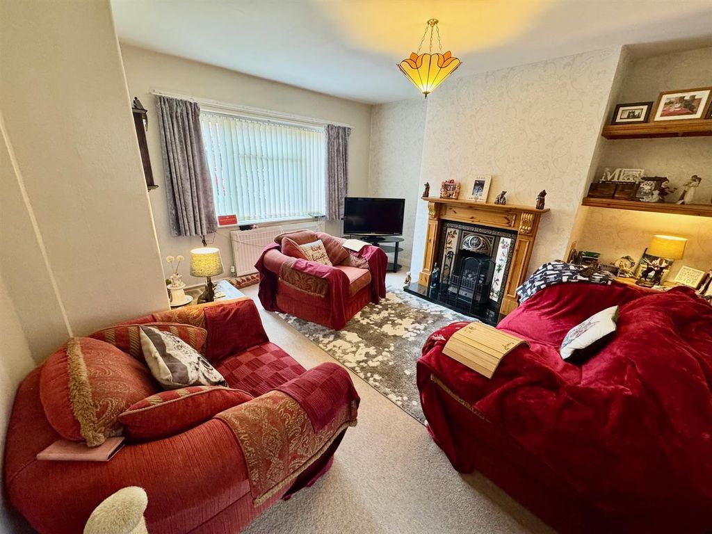 Property photo 2 of 17 Lounge.Jpg