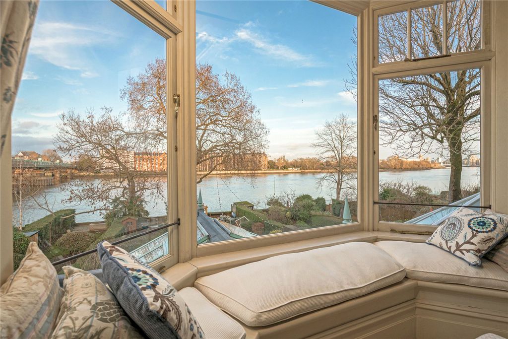 Property photo 1 of 20 River View