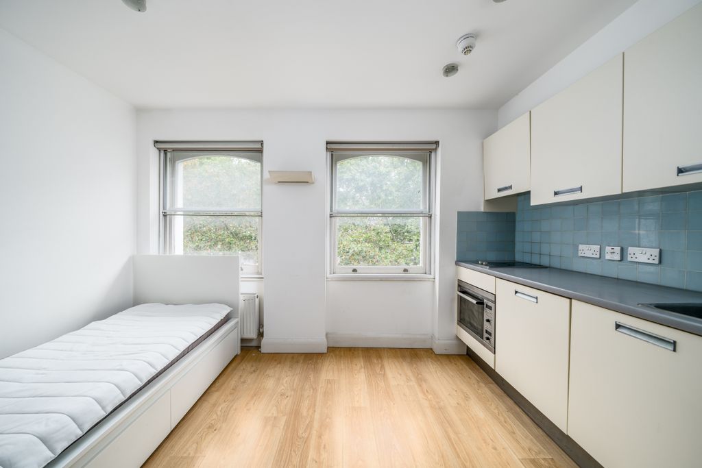 Property photo 3 of 8