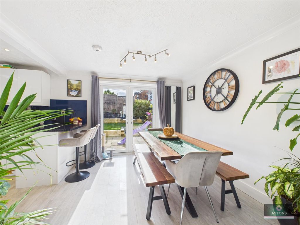 Property photo 2 of 25 Cam04622G0-Pr0087-Still015.Jpg