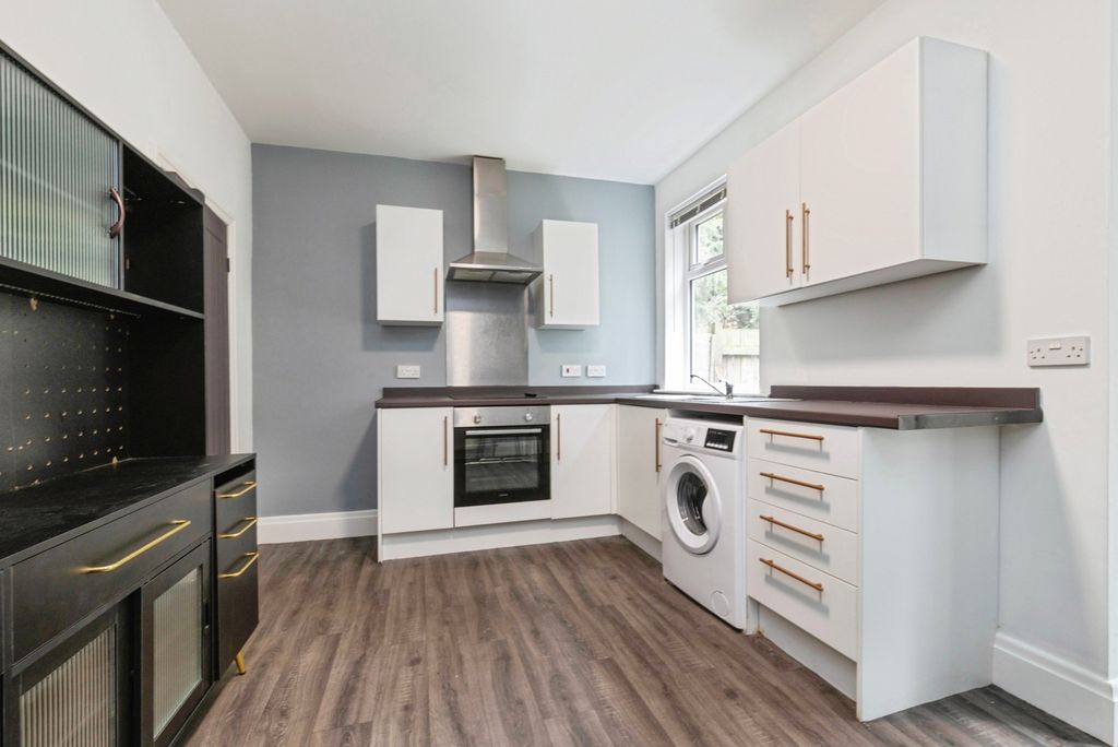 Property photo 3 of 17 Pbox-Img.Jpg