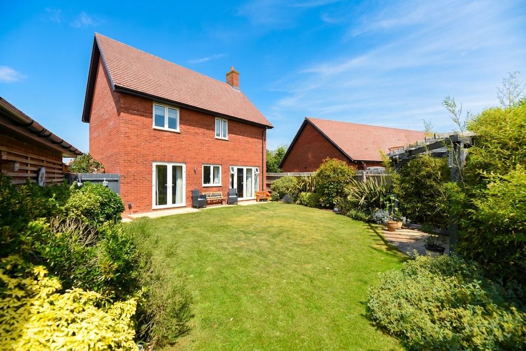 Property photo 2 of 16