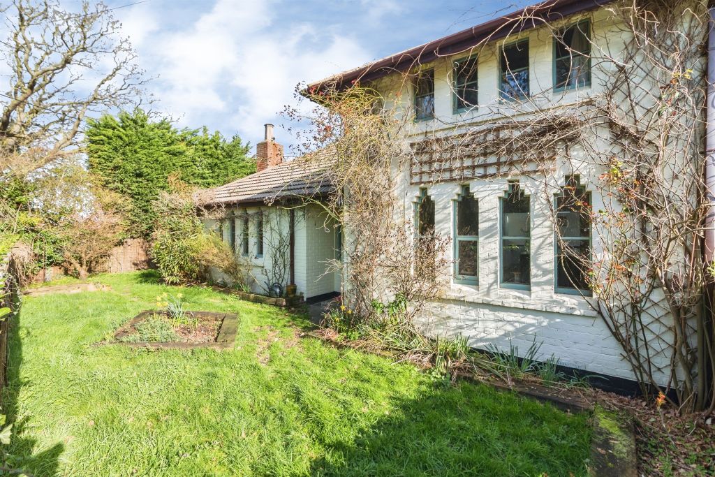 Property photo 2 of 22