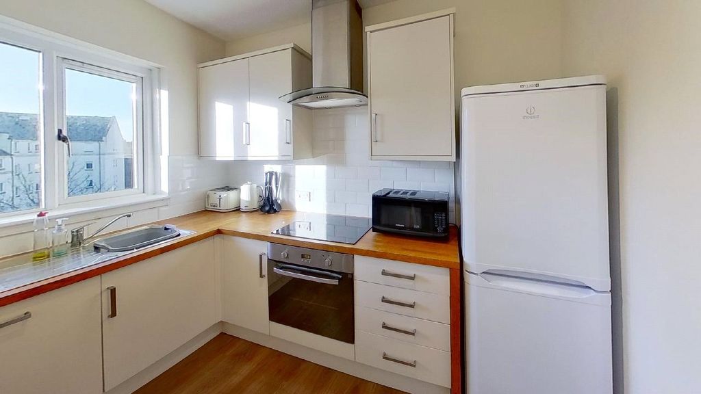 Property photo 3 of 9 Photo 3