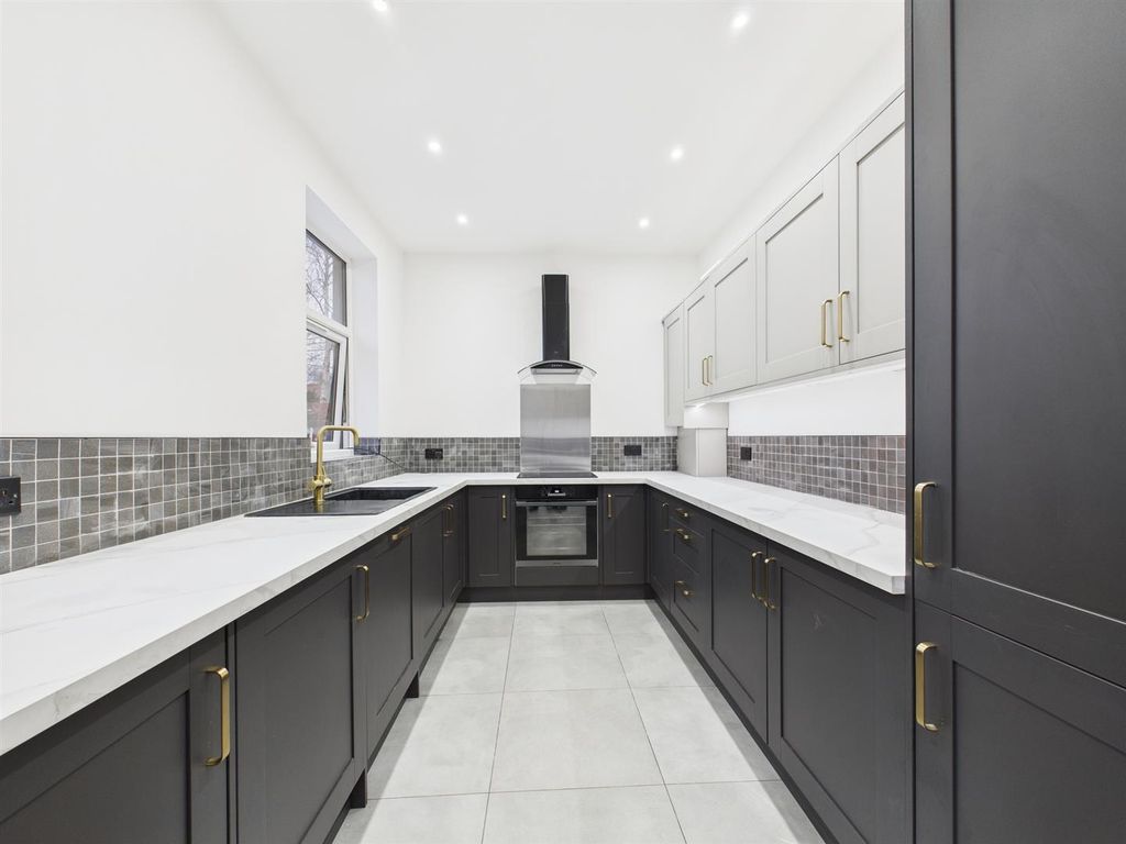 Property photo 2 of 43 Cam03604G0-Pr0208-Still012.Jpg