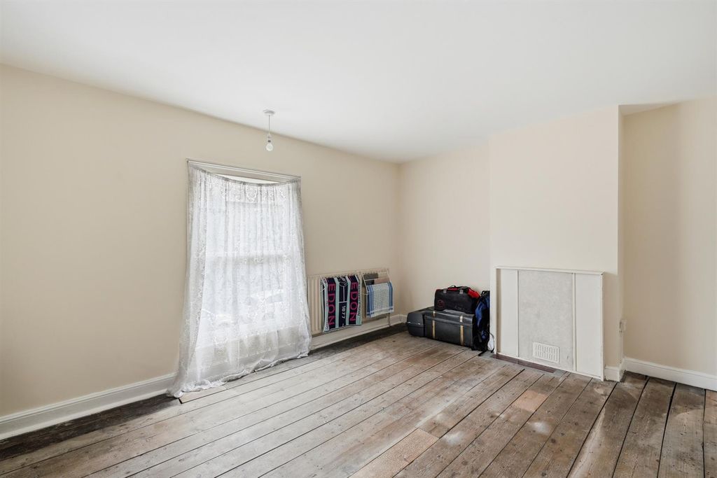 Property photo 3 of 18 42-Helenard-008.Jpg
