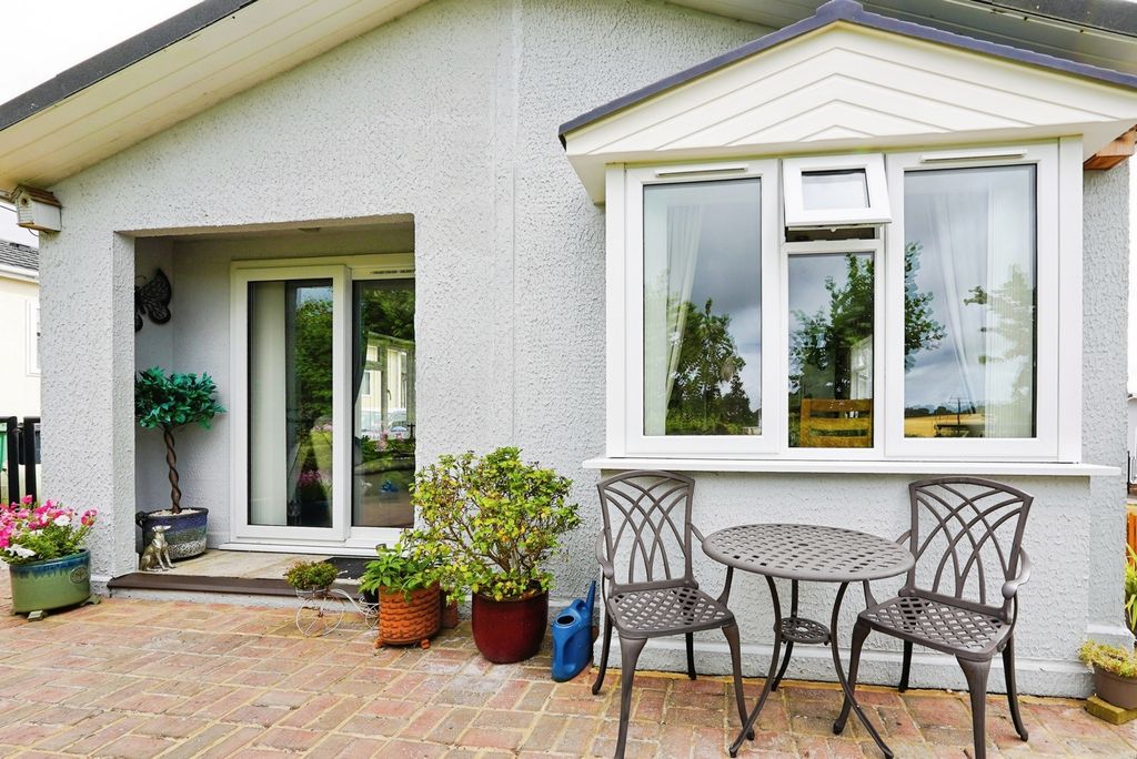 Property photo 1 of 19 Pbox-Img.Jpg
