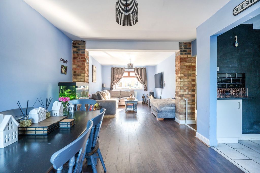 Property photo 2 of 14