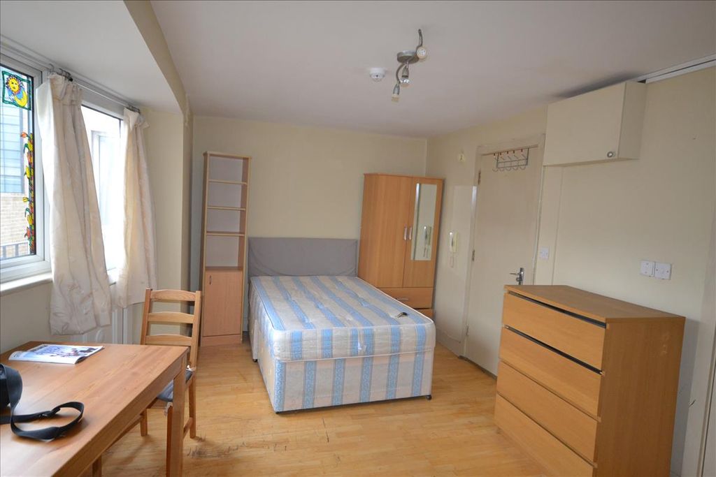 Property photo 1 of 2