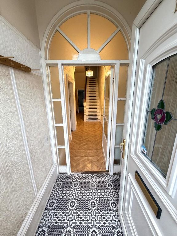 Property photo 2 of 20 Entrance