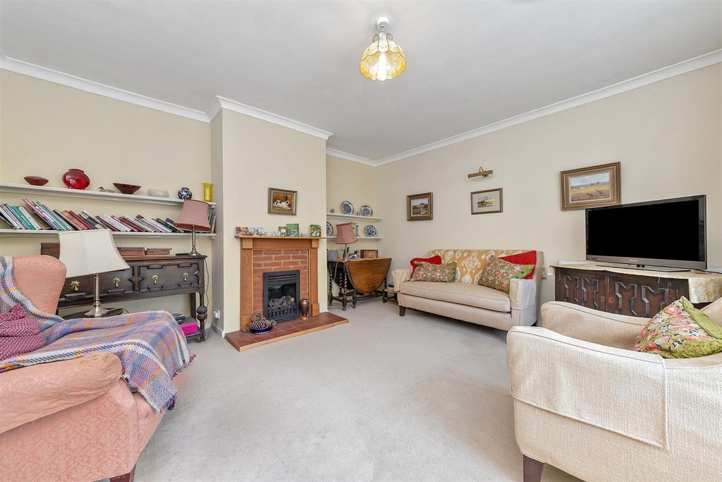Property photo 2 of 44 9Cambridgeroad-11.Jpg