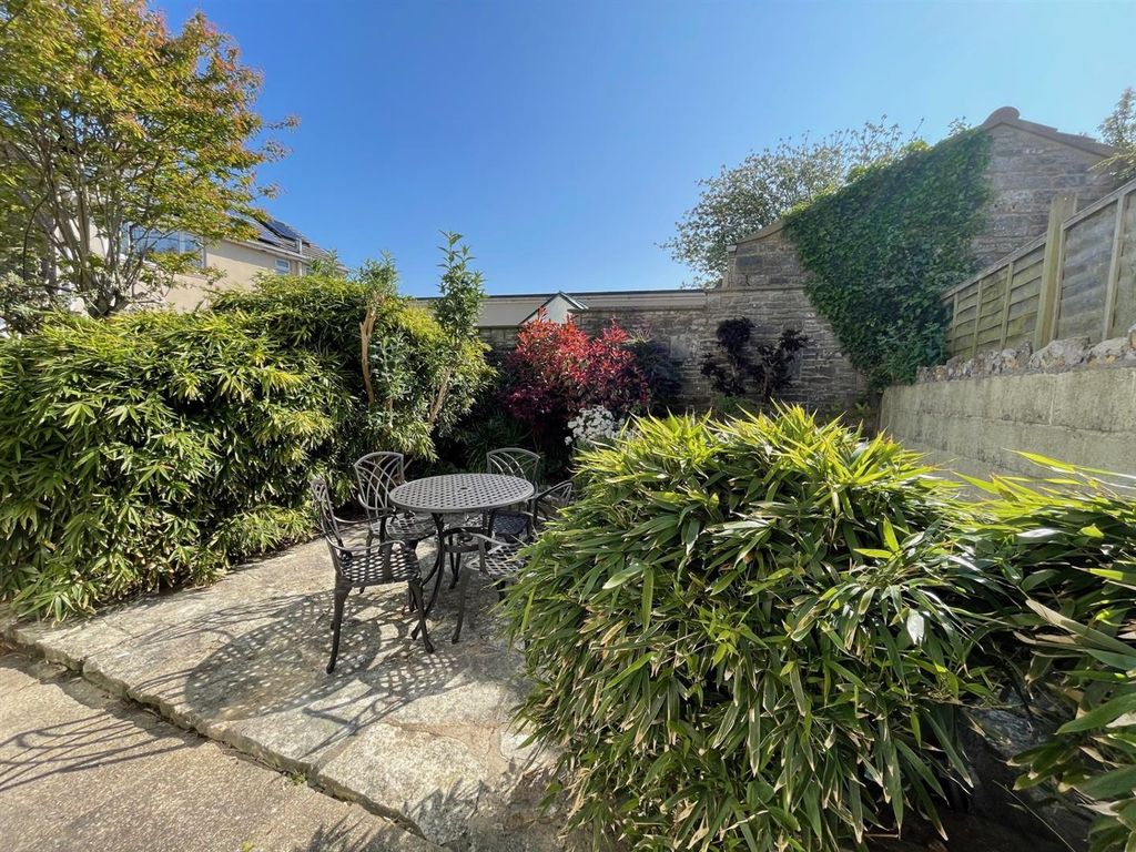 Property photo 2 of 14 4221 Garden Alt.Jpg