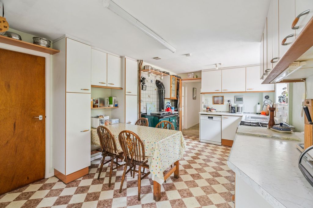Property photo 3 of 16