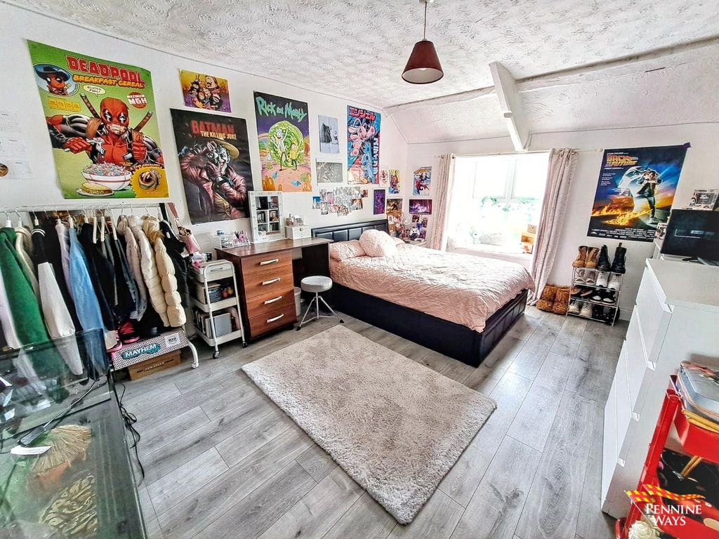 Property photo 3 of 27