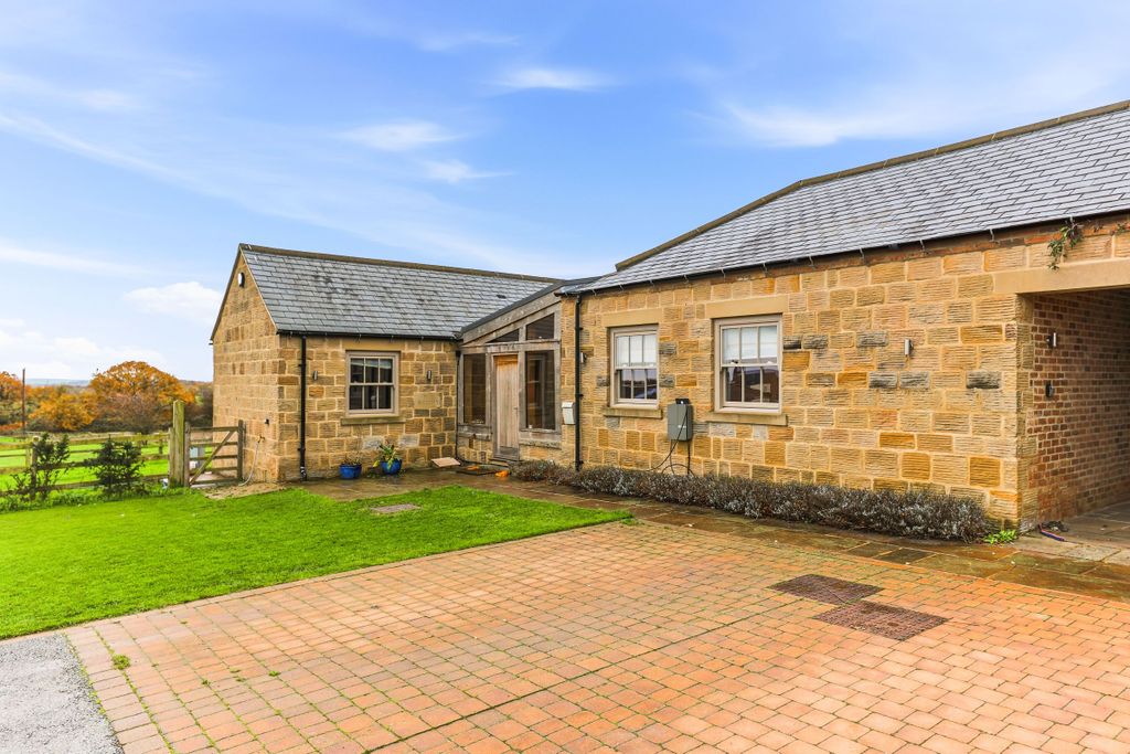 Property photo 1 of 31