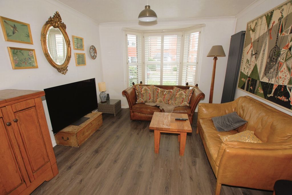 Property photo 2 of 17 Sitting Room