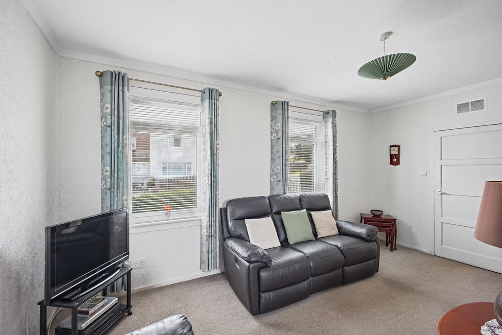 Property photo 2 of 38