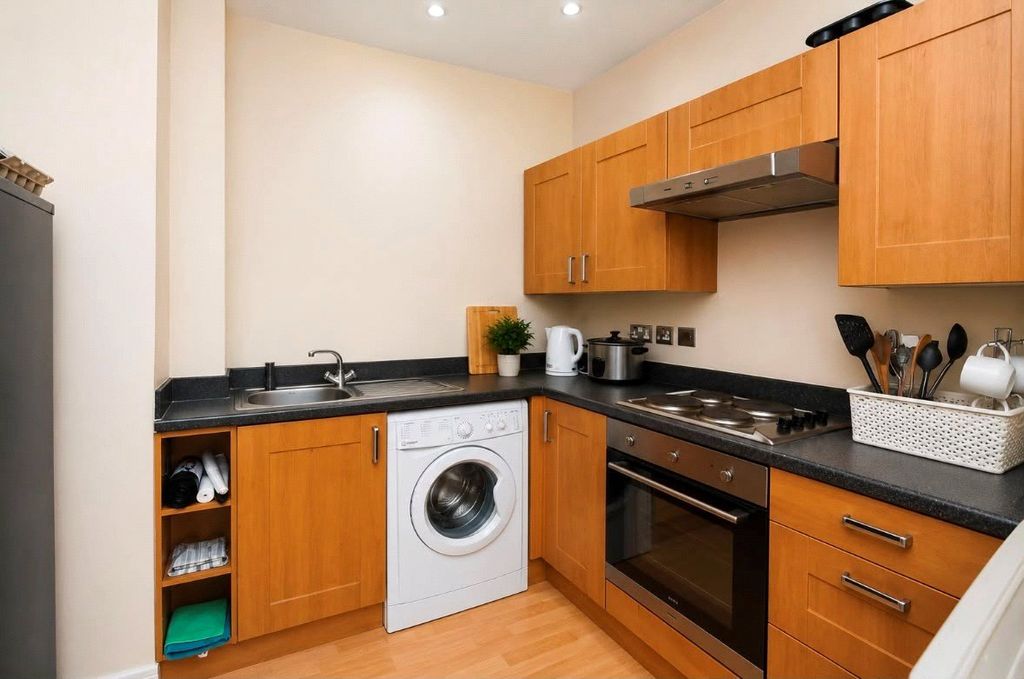 Property photo 2 of 9 Picture No. 19