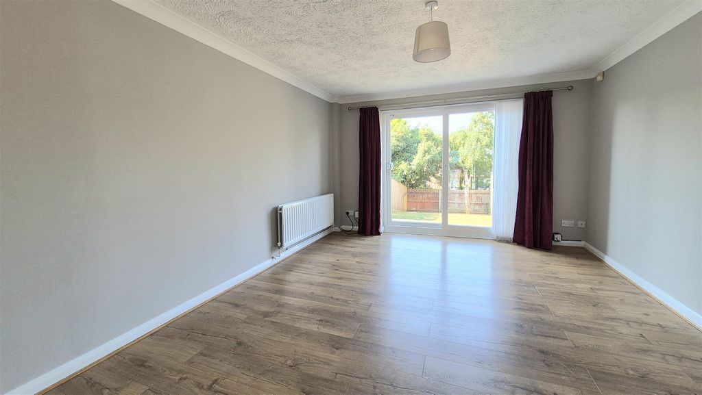 Property photo 3 of 30 Lounge/Dining Room