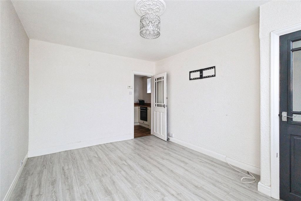 Property photo 2 of 25 Picture No. 18