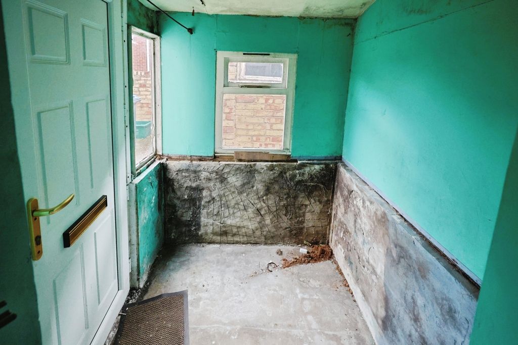 Property photo 2 of 10 Pbox-Img.Jpg