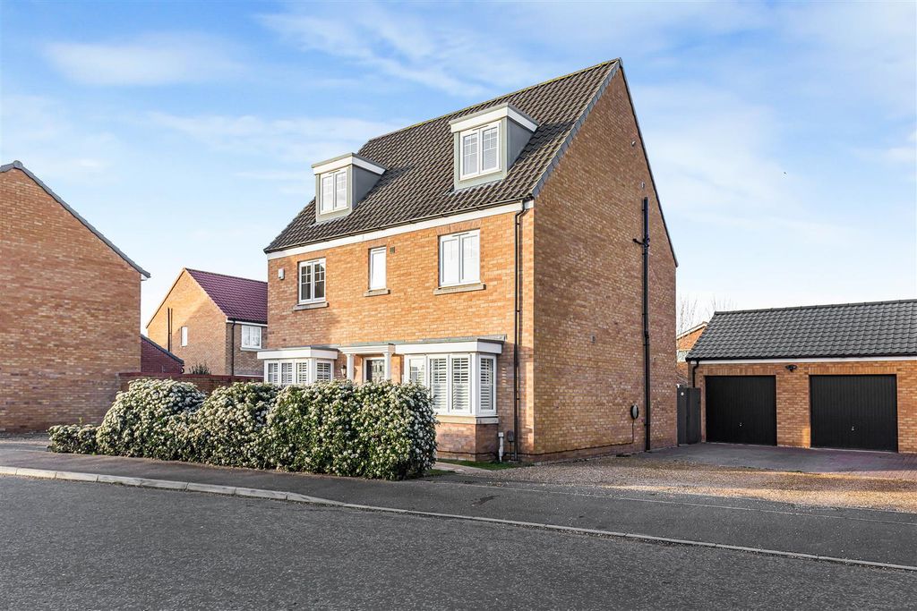 Property photo 1 of 35 2_73307.Jpg