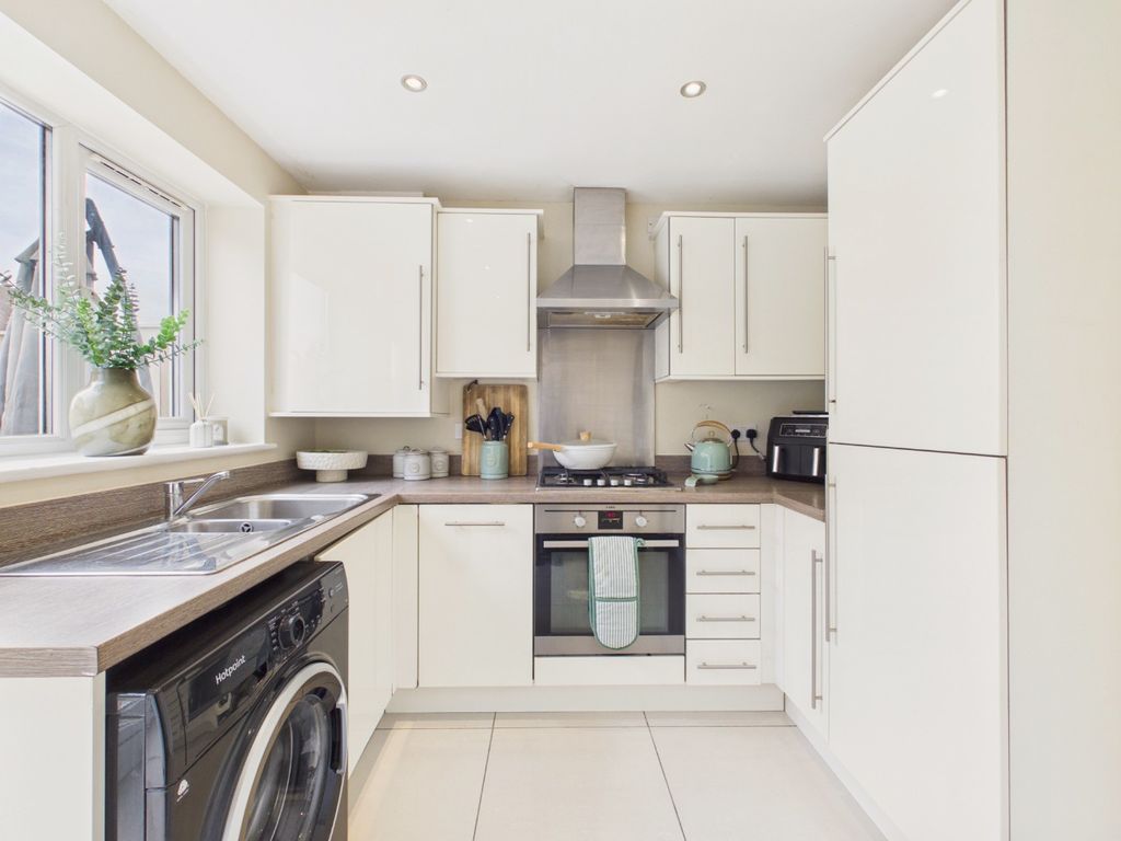 Property photo 3 of 18 5181563