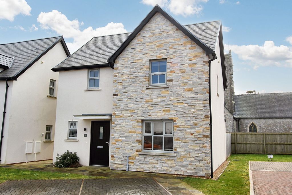 Property photo 1 of 18