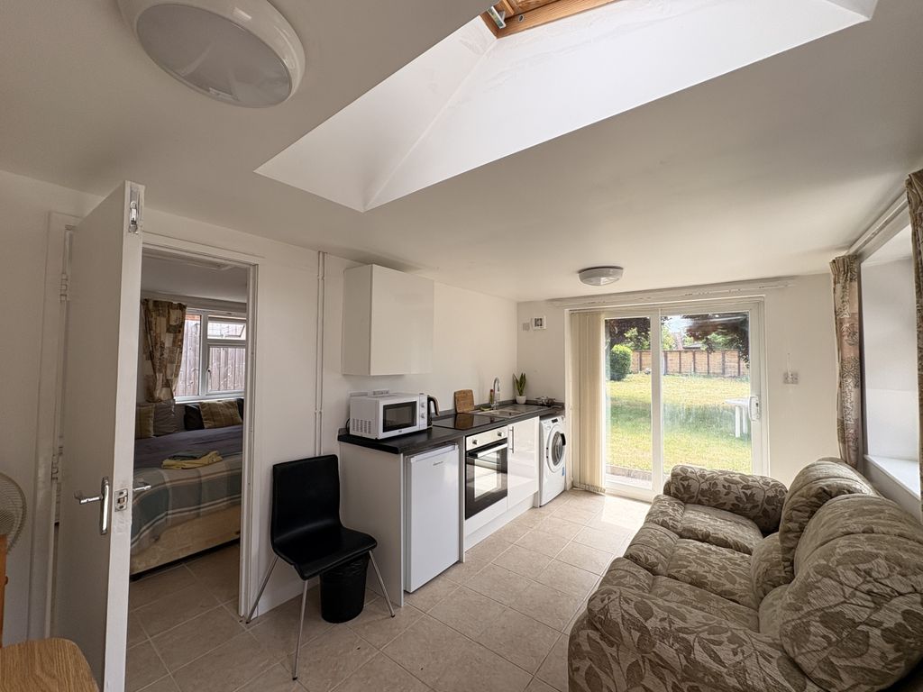 Property photo 3 of 7 Gallery