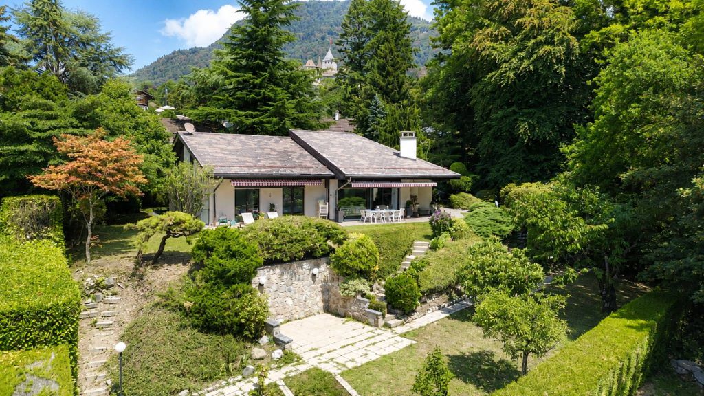 Property photo 2 of 13