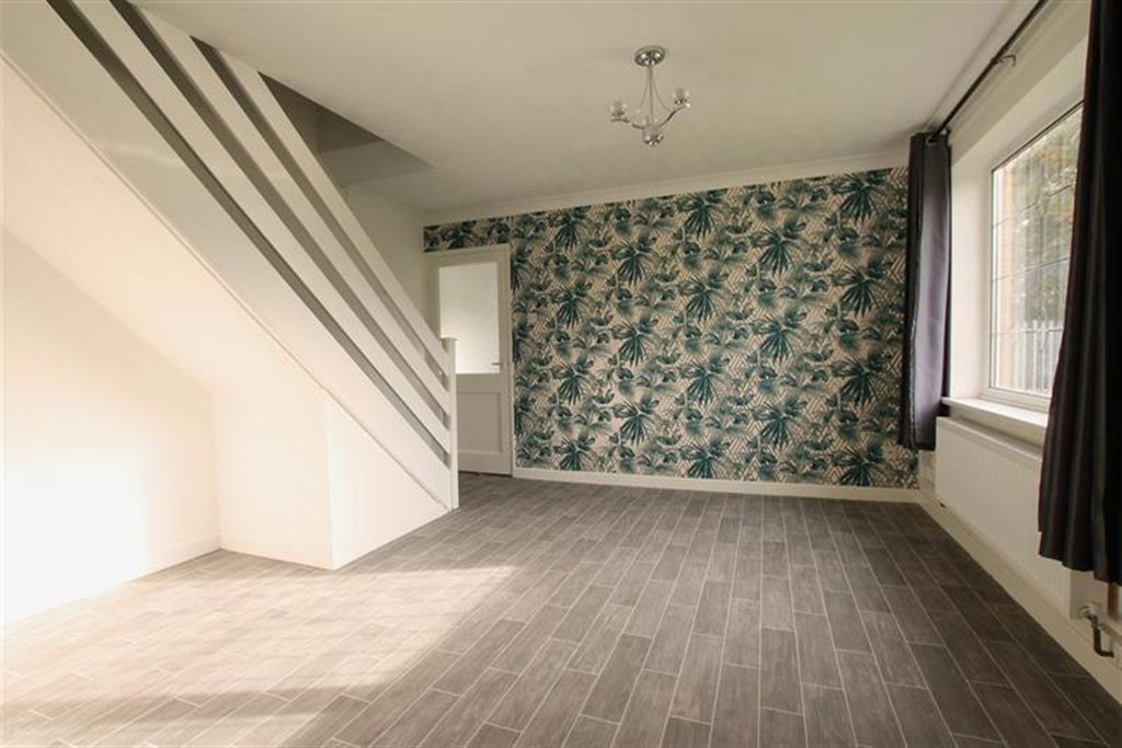 Property photo 2 of 9 (Main)