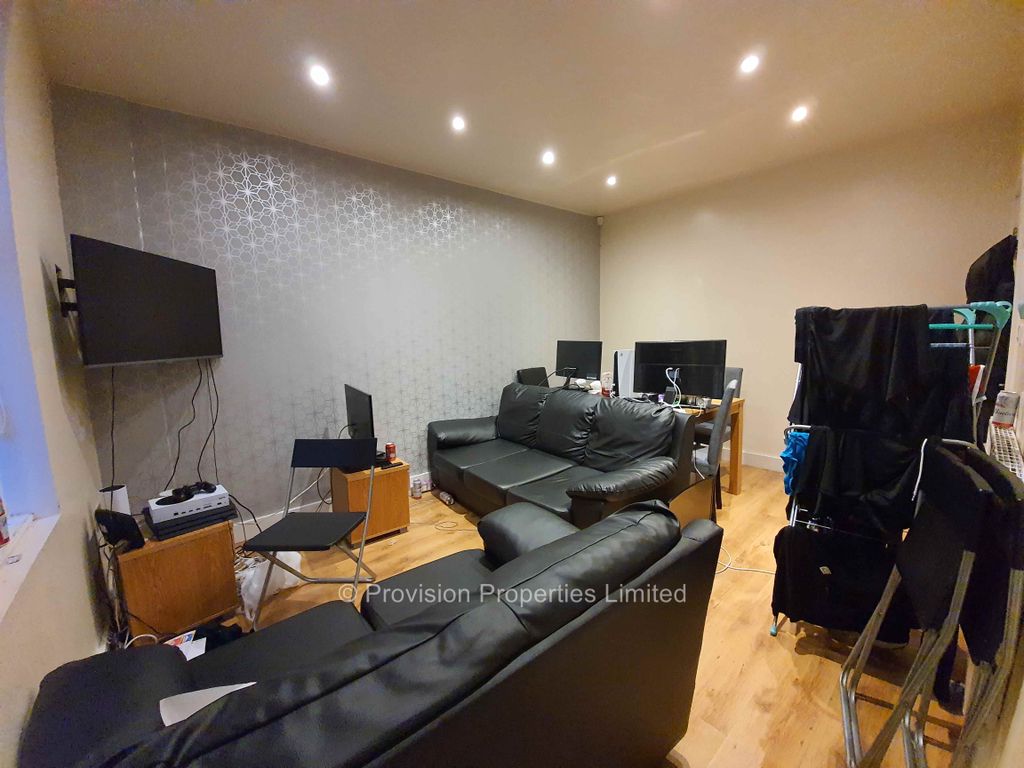 Property photo 1 of 10 Photo