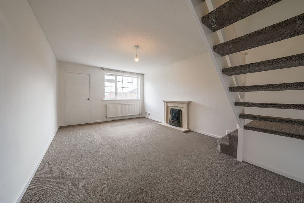 Property photo 3 of 14 .