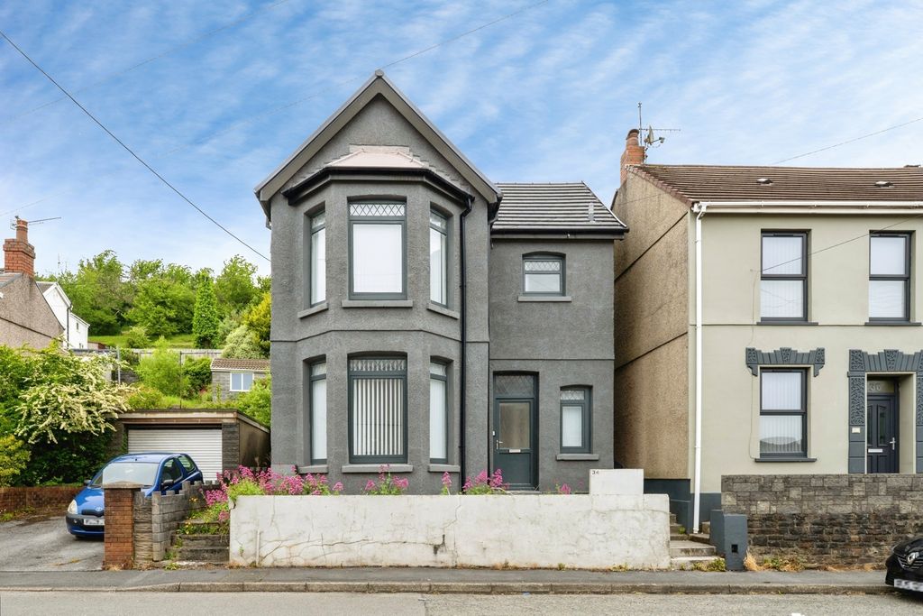 Property photo 1 of 18 Pbox-Img.Jpg