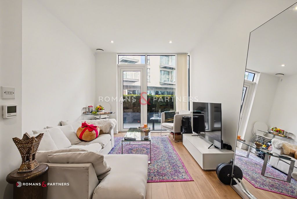 Property photo 2 of 18