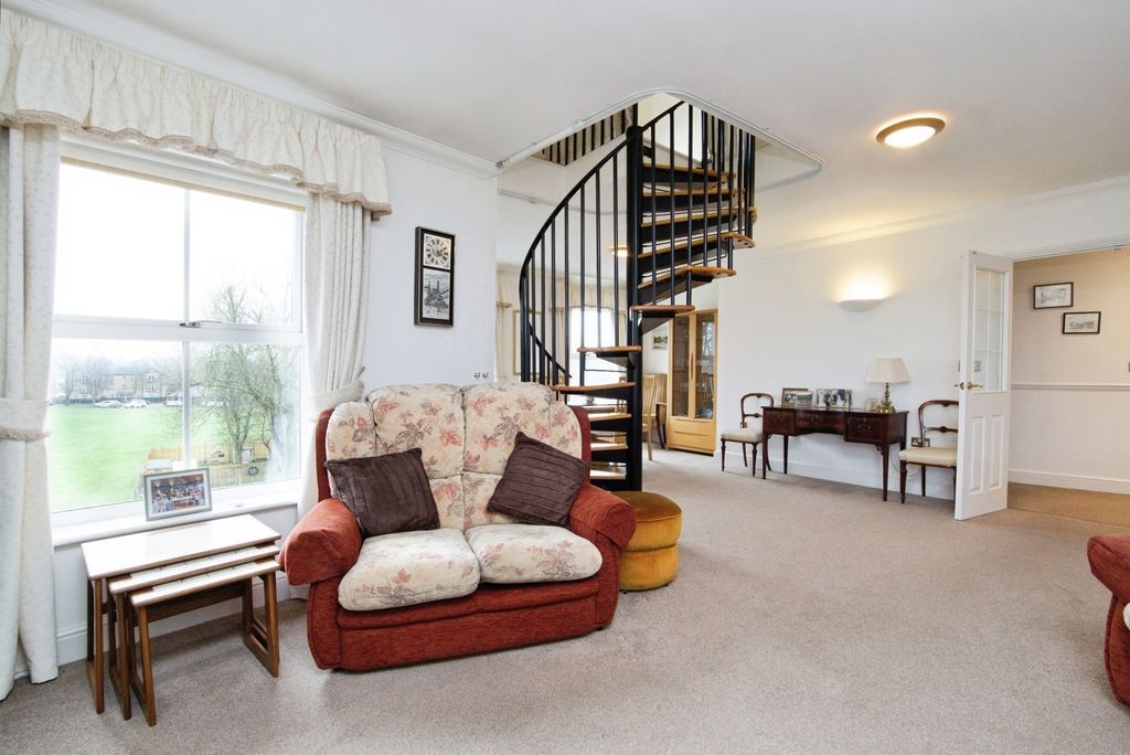 Property photo 1 of 25 Pbox-Img.Jpg