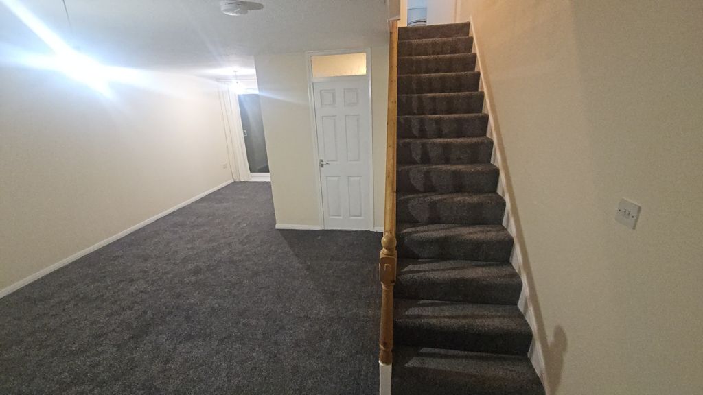 Property photo 2 of 19 Hallway