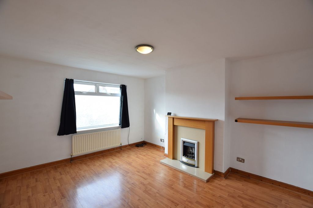 Property photo 2 of 6 Living Room