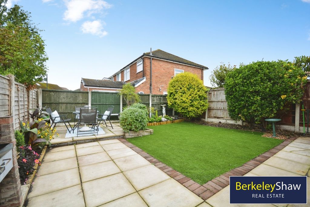 Property photo 2 of 19 Pbox-Img.Jpg