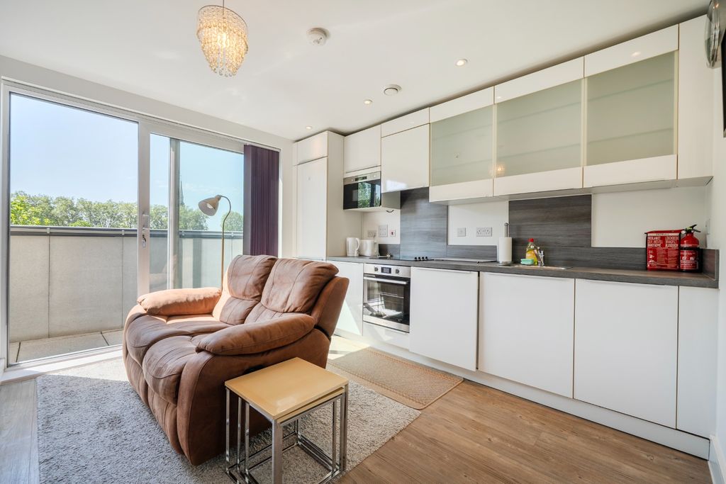 Property photo 2 of 14 5127814