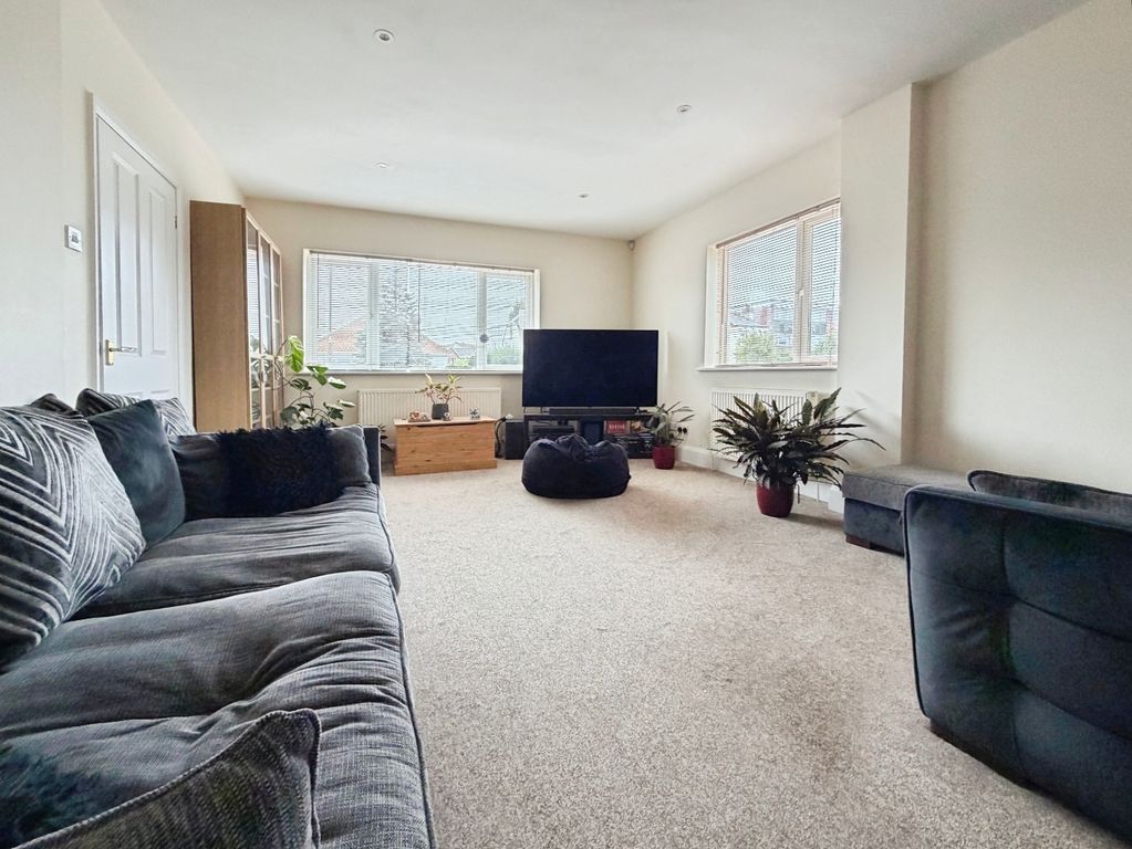 Property photo 3 of 14 Living Room