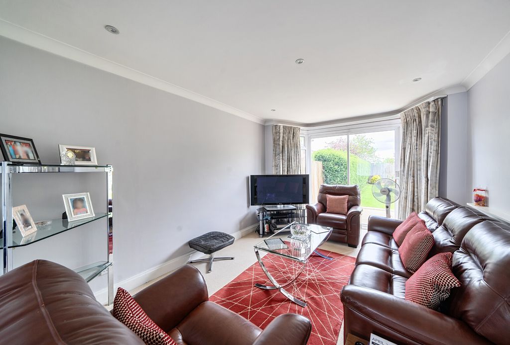 Property photo 3 of 13 1447830-13-69E63c...