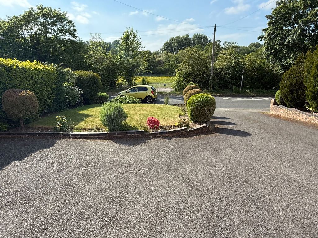 Property photo 3 of 35