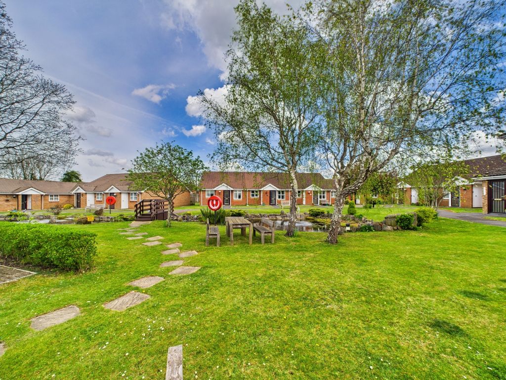 Property photo 3 of 25 Cam02023G0-Pr0132-Still028