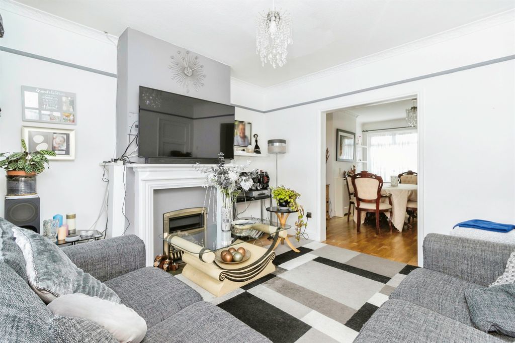 Property photo 2 of 17