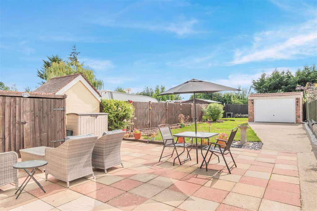 Property photo 2 of 18 8657953-Exterior02.Jpg